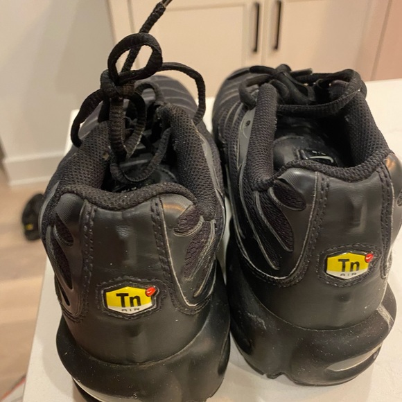 Nike trainers for sale- Gently used in good condition - Picture 5 of 6